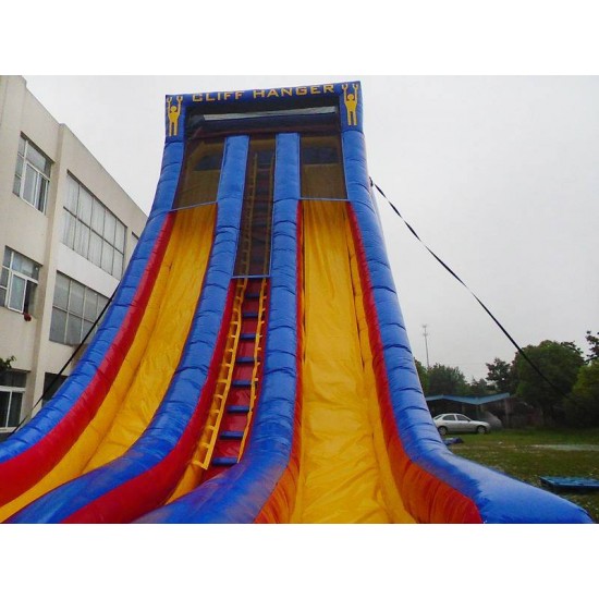 Grande scivolo gonfiabile verticale multicolore Grande scivolo gonfiabile verticale multicolore