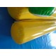 Piccolo scivolo acquatico gonfiabile galleggiante